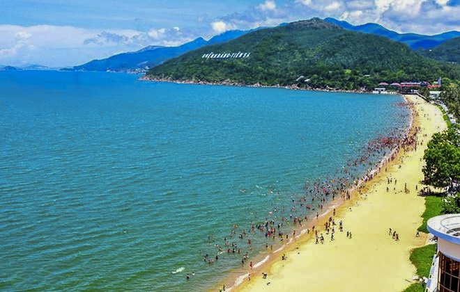 Ngừng[-]thu[-]phí[-]bất[-]hợp[-]lý[-]ở[-]bãi[-]biển[-]Quy[-]Nhơn